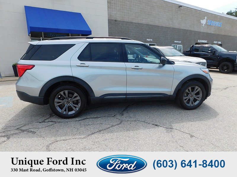 Used 2023 Ford Explorer XLT w/ Equipment Group 202A AWD/4WD image 9