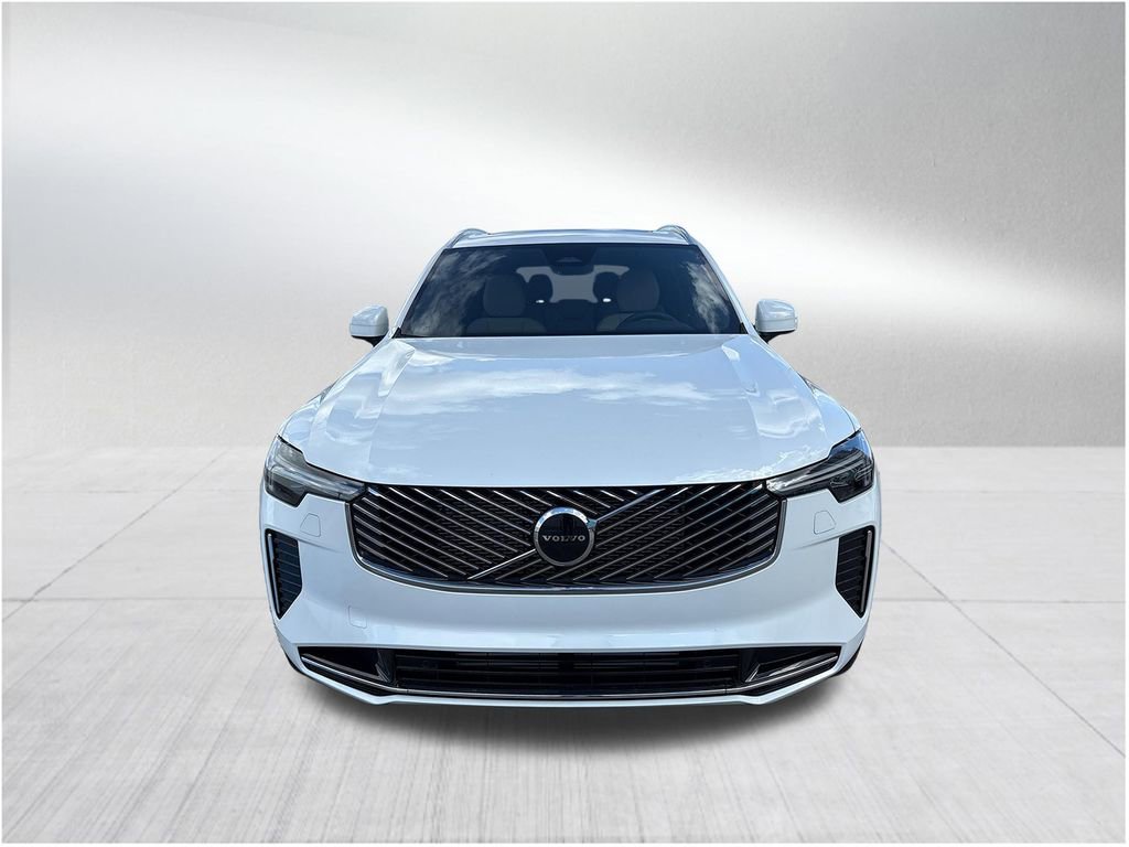 New 2026 Volvo XC90 T8 Core image 2