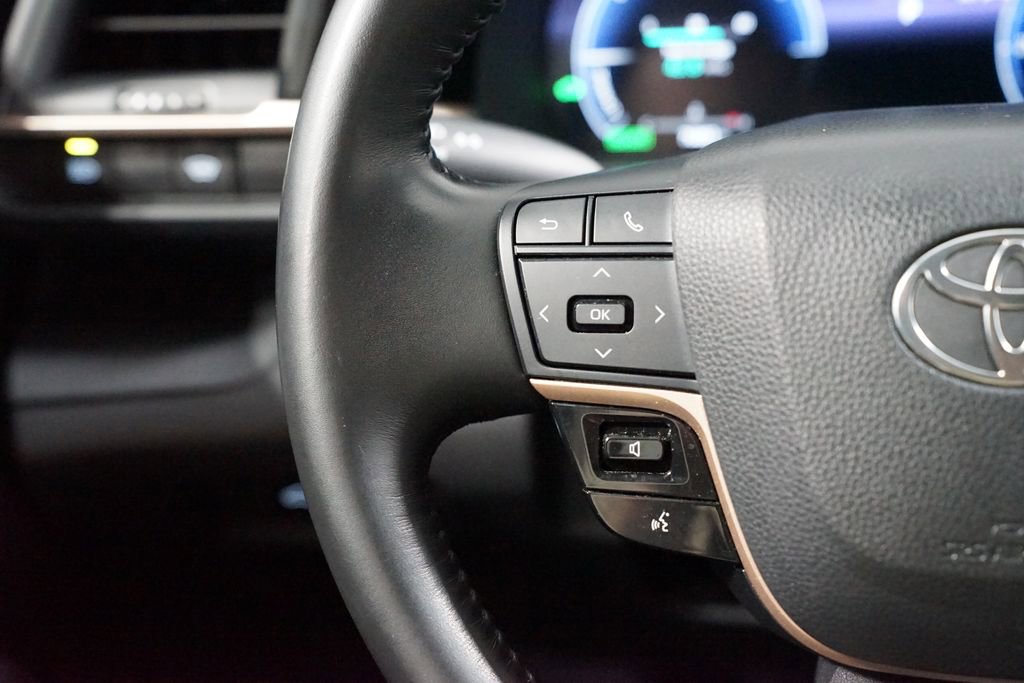 Certified 2023 Toyota Crown AWD/4WD image 15