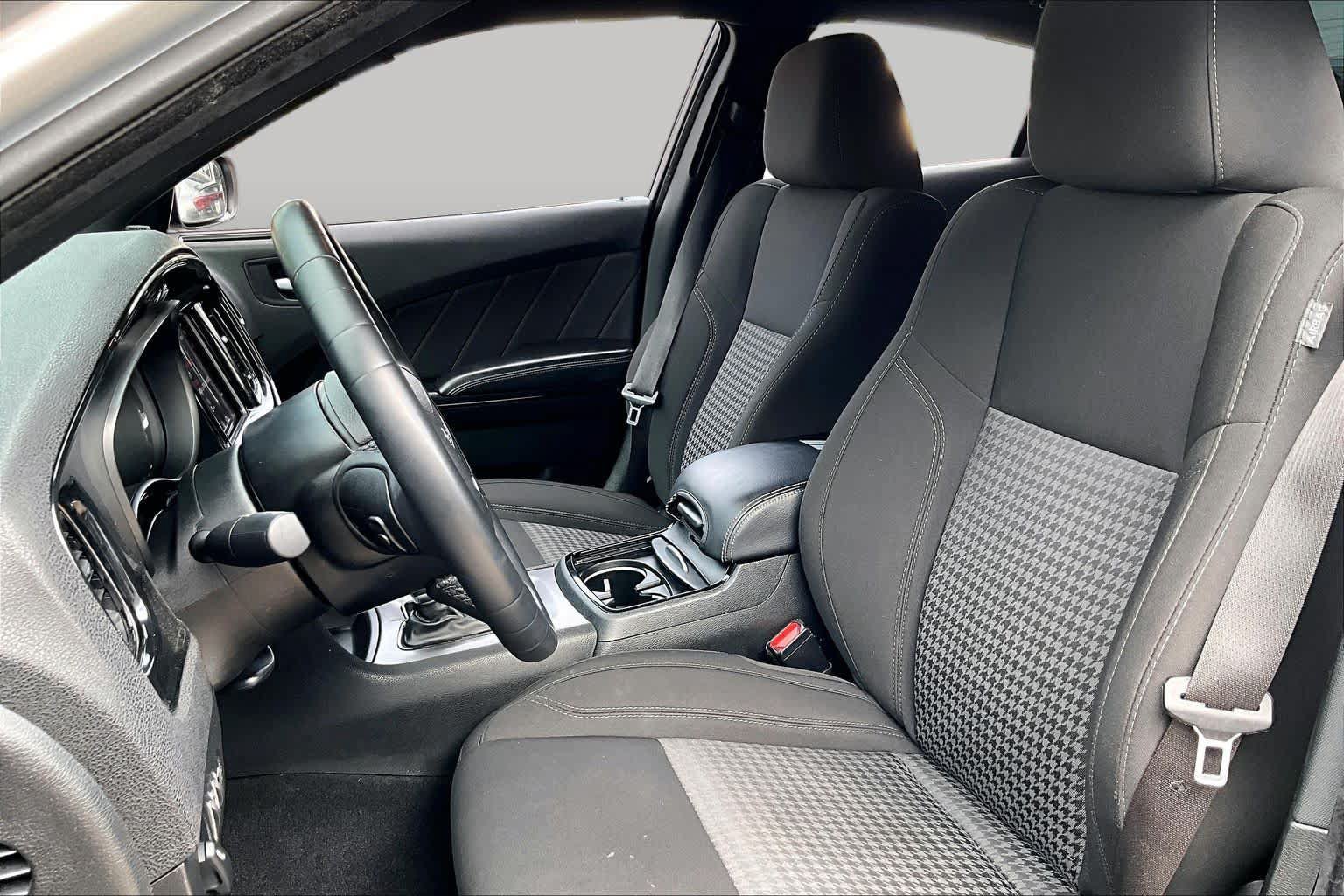 Used 2023 Dodge Charger SXT w/ Blacktop Package RWD image 8