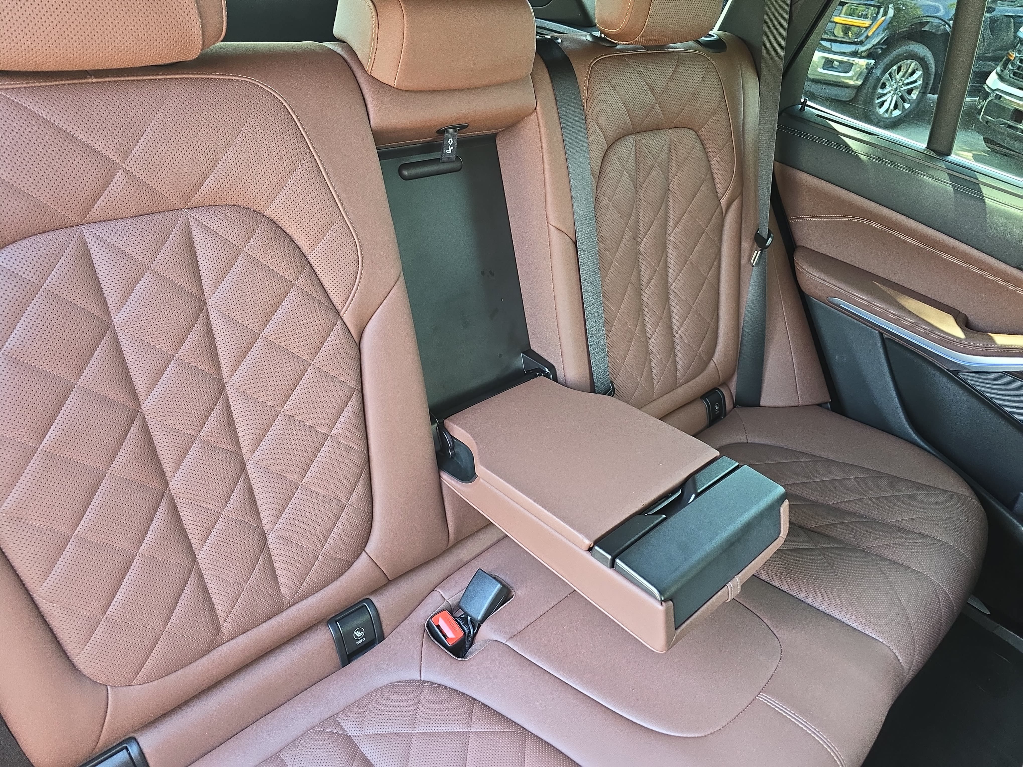Used 2025 BMW X5 sDrive40i w/ Executive Package RWD image 11