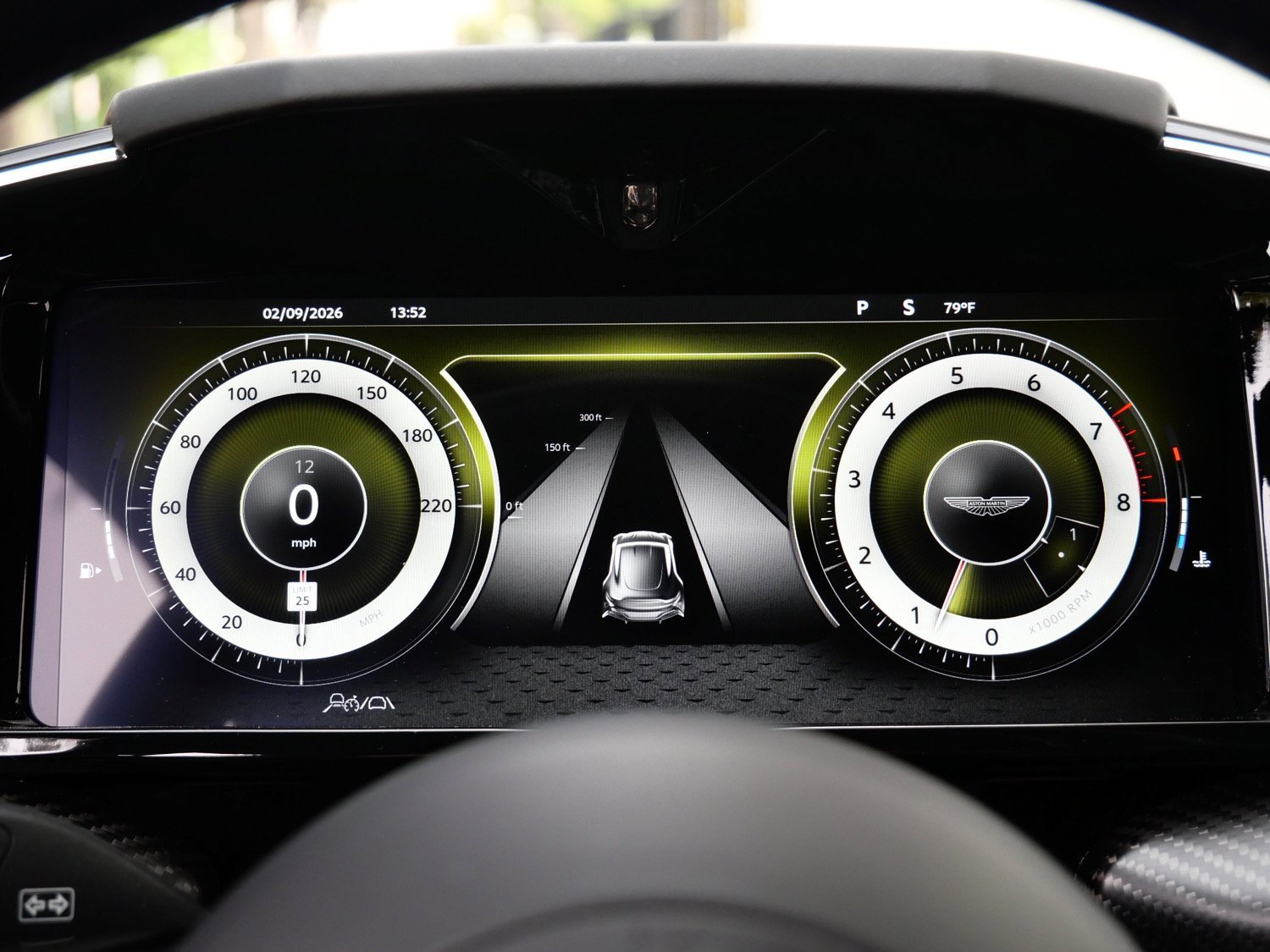 Used 2025 Aston Martin V8 Vantage Coupe image 6