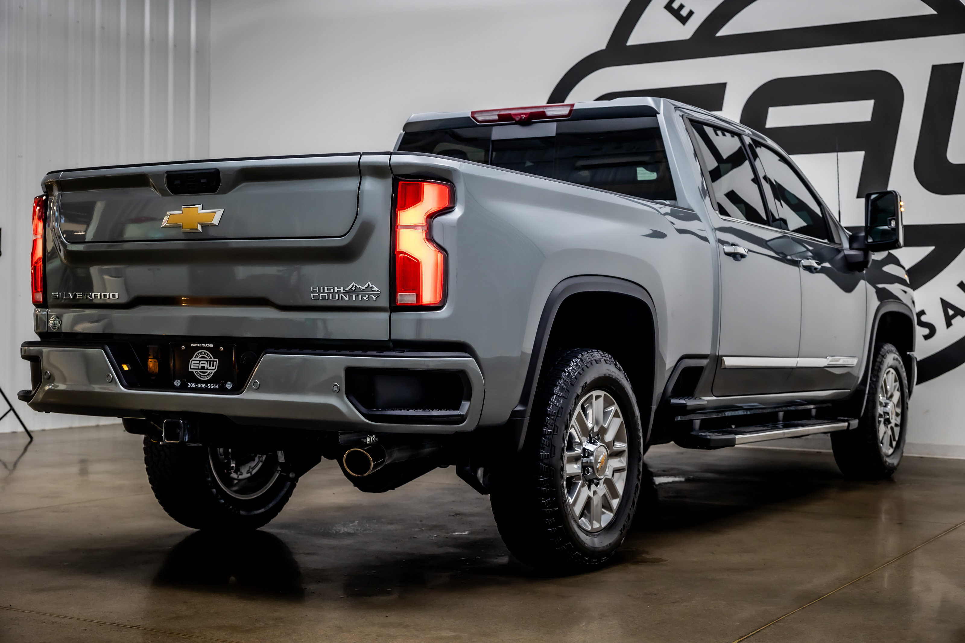 Used 2025 Chevrolet Silverado 3500 High Country w/ Technology Package AWD/4WD image 35
