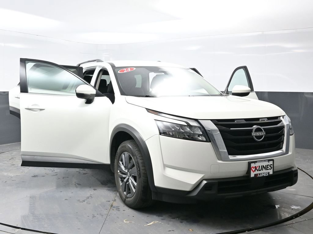 Used 2024 Nissan Pathfinder SV image 63