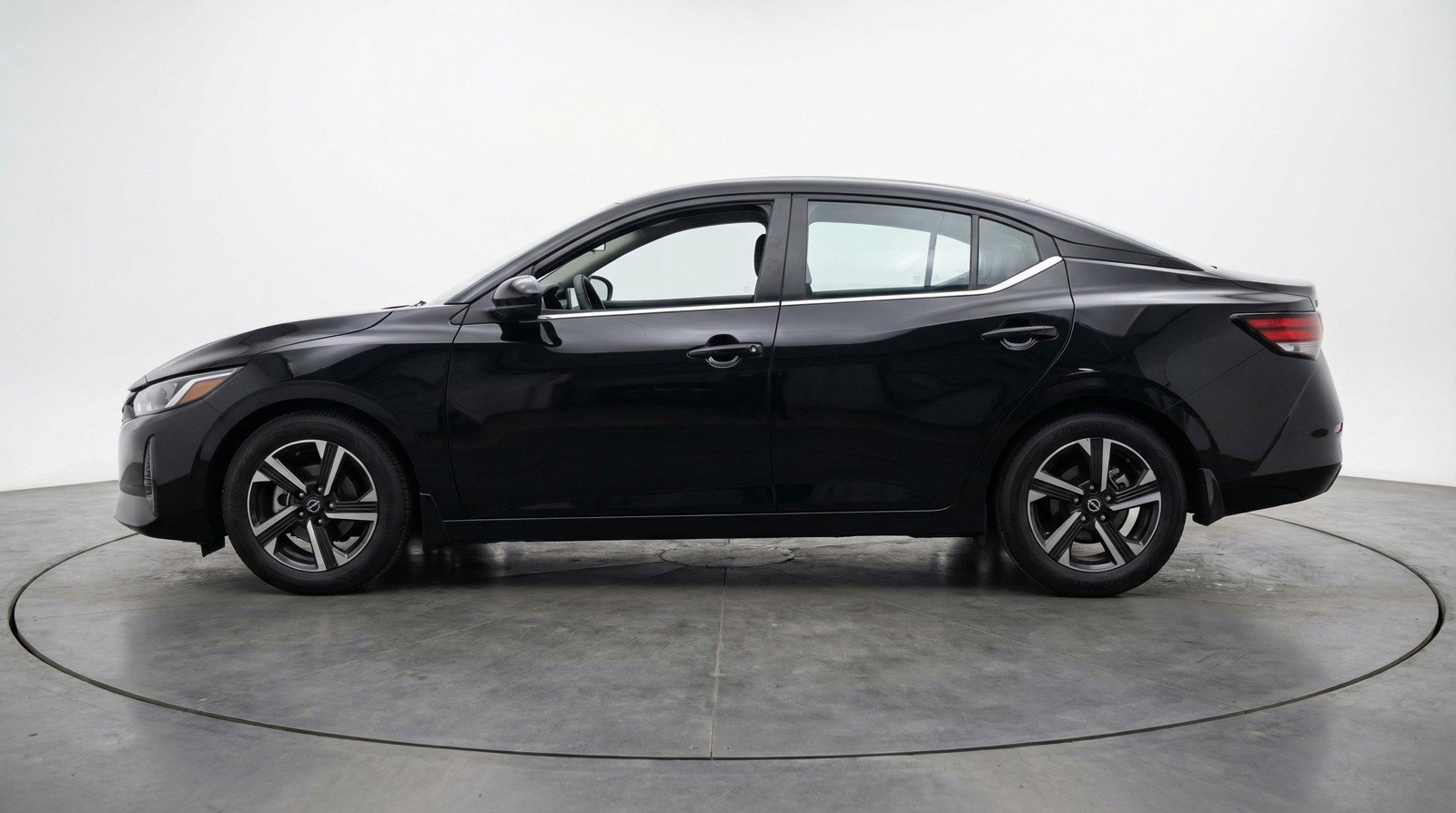 Used 2025 Nissan Sentra SV FWD image 5