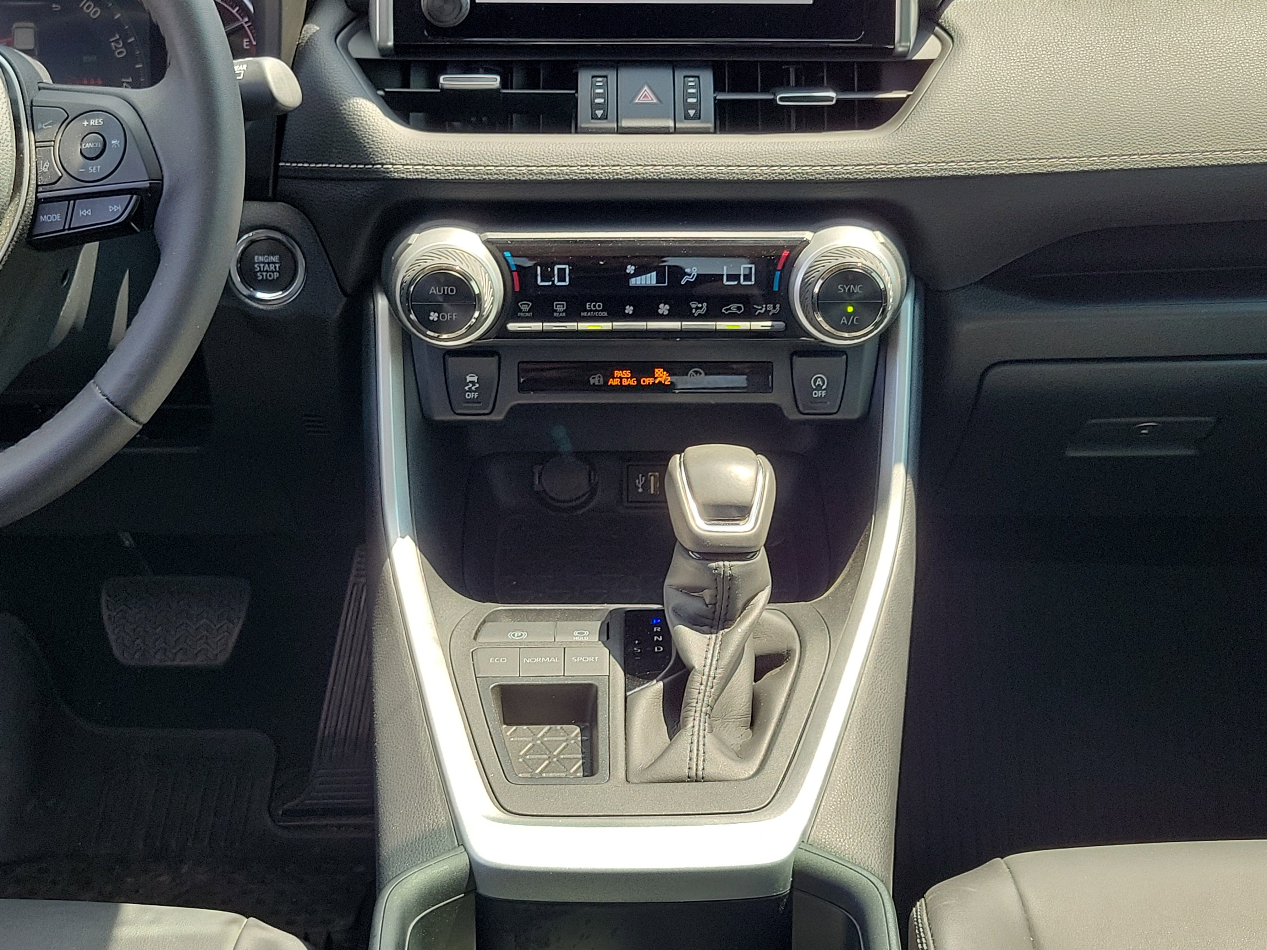 Used 2024 Toyota RAV4 XLE Premium image 20