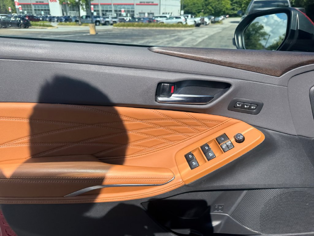 Used 2020 Toyota Avalon Limited w/ Advanced Safety Package FWD image 20