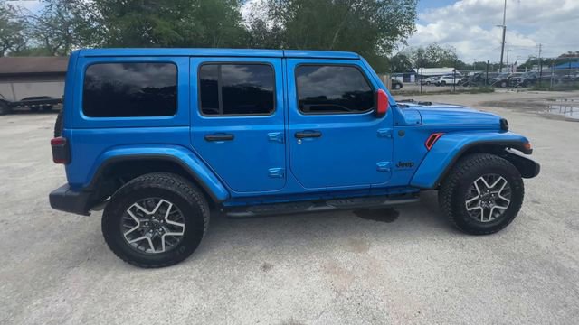 Used 2025 Jeep Wrangler Unlimited Sahara w/ Safety Group AWD/4WD image 9