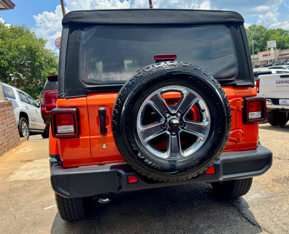 Used 2018 Jeep Wrangler Unlimited Sahara AWD/4WD image 10