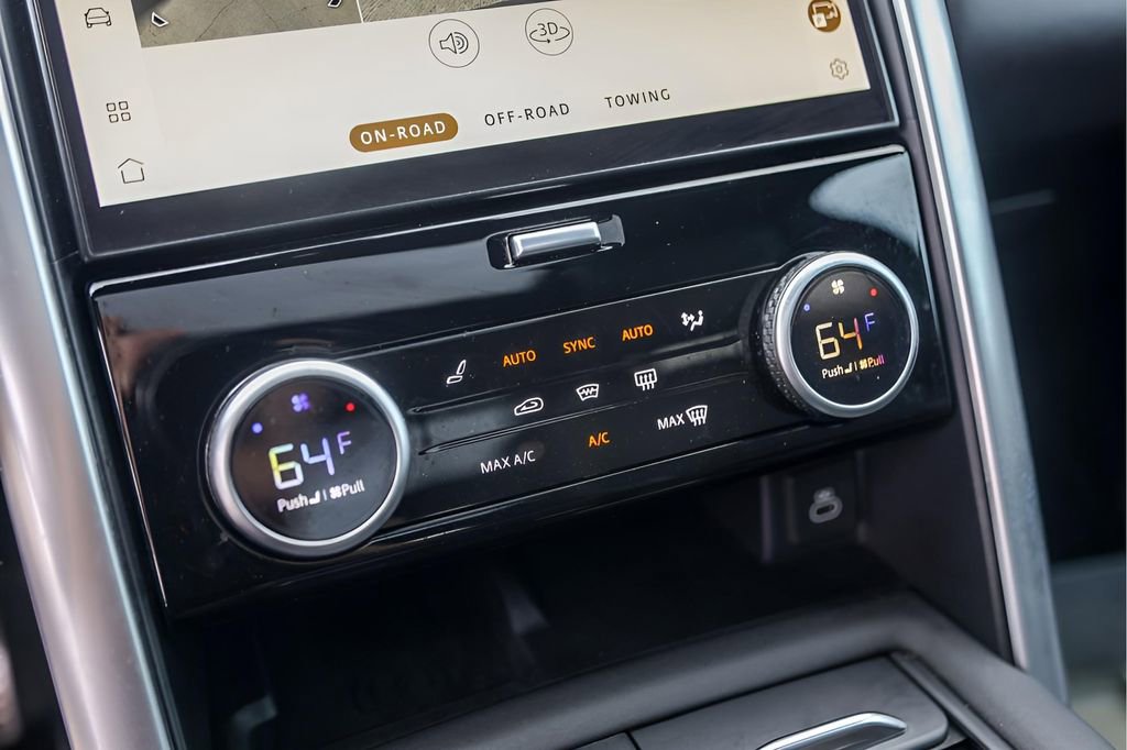 Used 2024 Land Rover Discovery Metropolitan Edition image 22