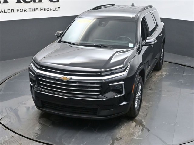 Used 2025 Chevrolet Traverse LT image 47