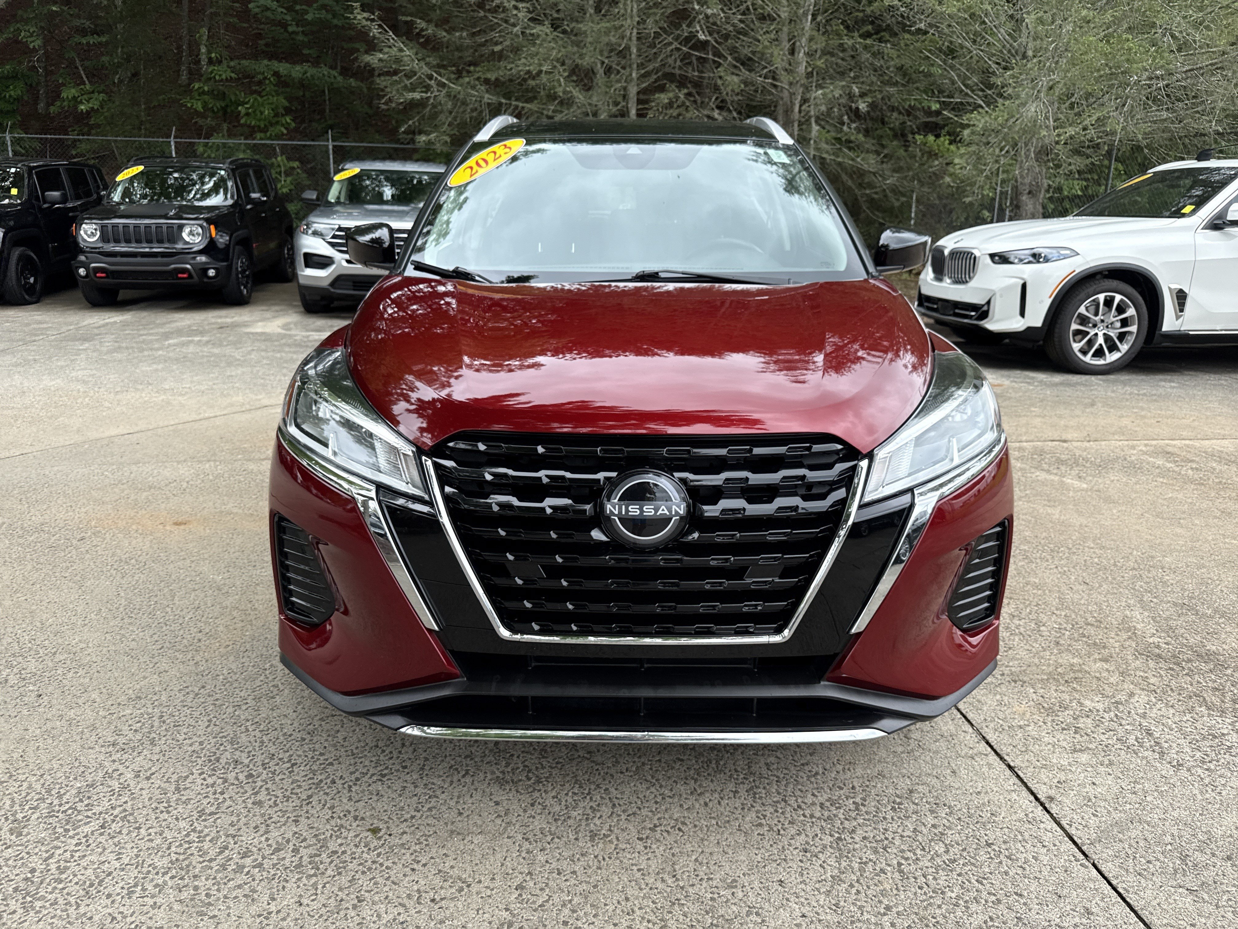 Used 2023 Nissan Kicks SV FWD image 2
