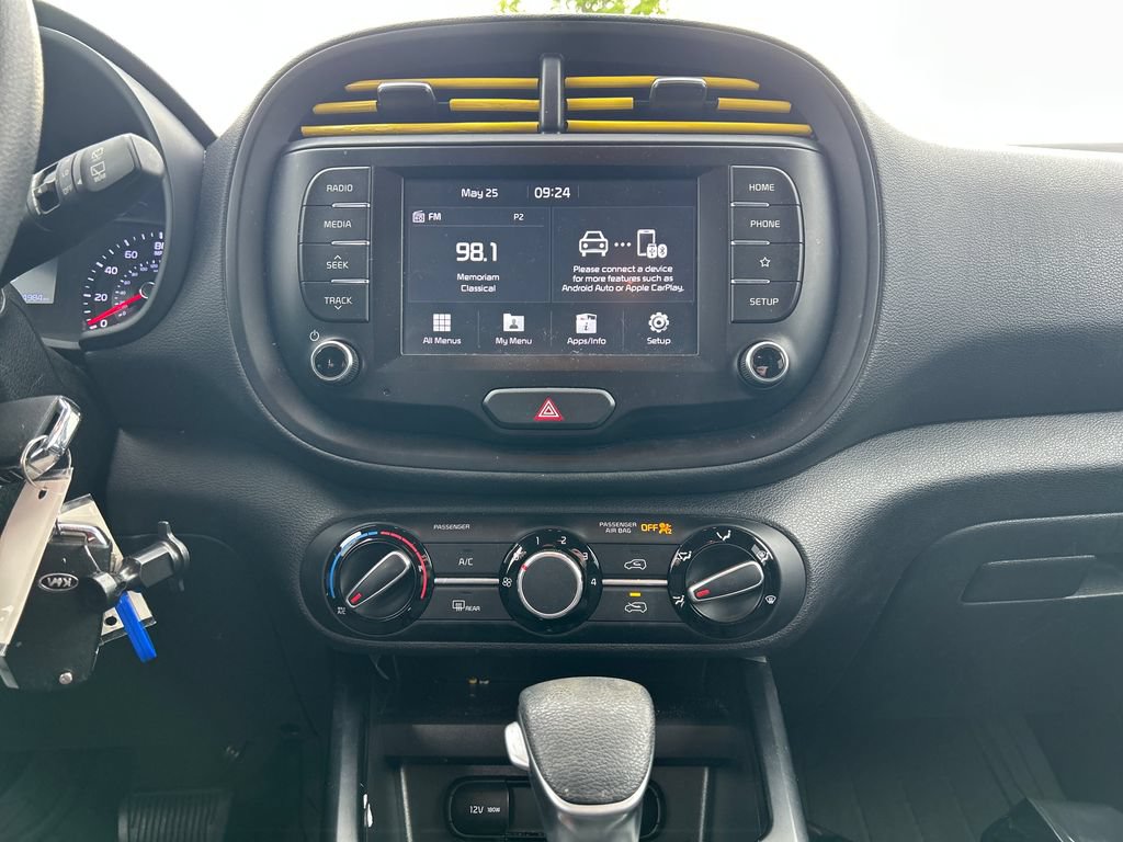Used 2020 Kia Soul LX FWD image 24