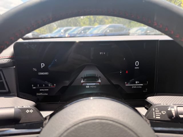 Used 2025 Nissan Kicks SR w/ SR Premium Package FWD image 3