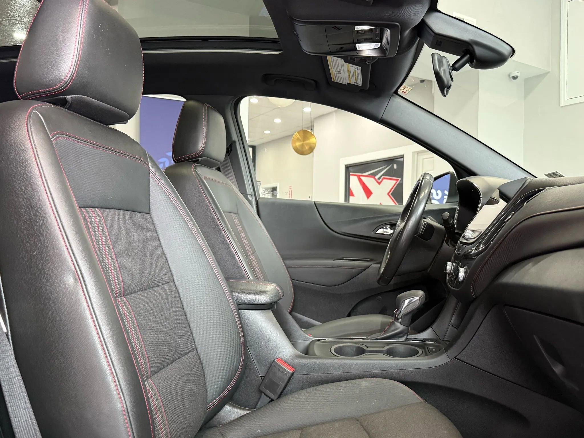 Used 2022 Chevrolet Equinox RS w/ Infotainment Package AWD/4WD image 19