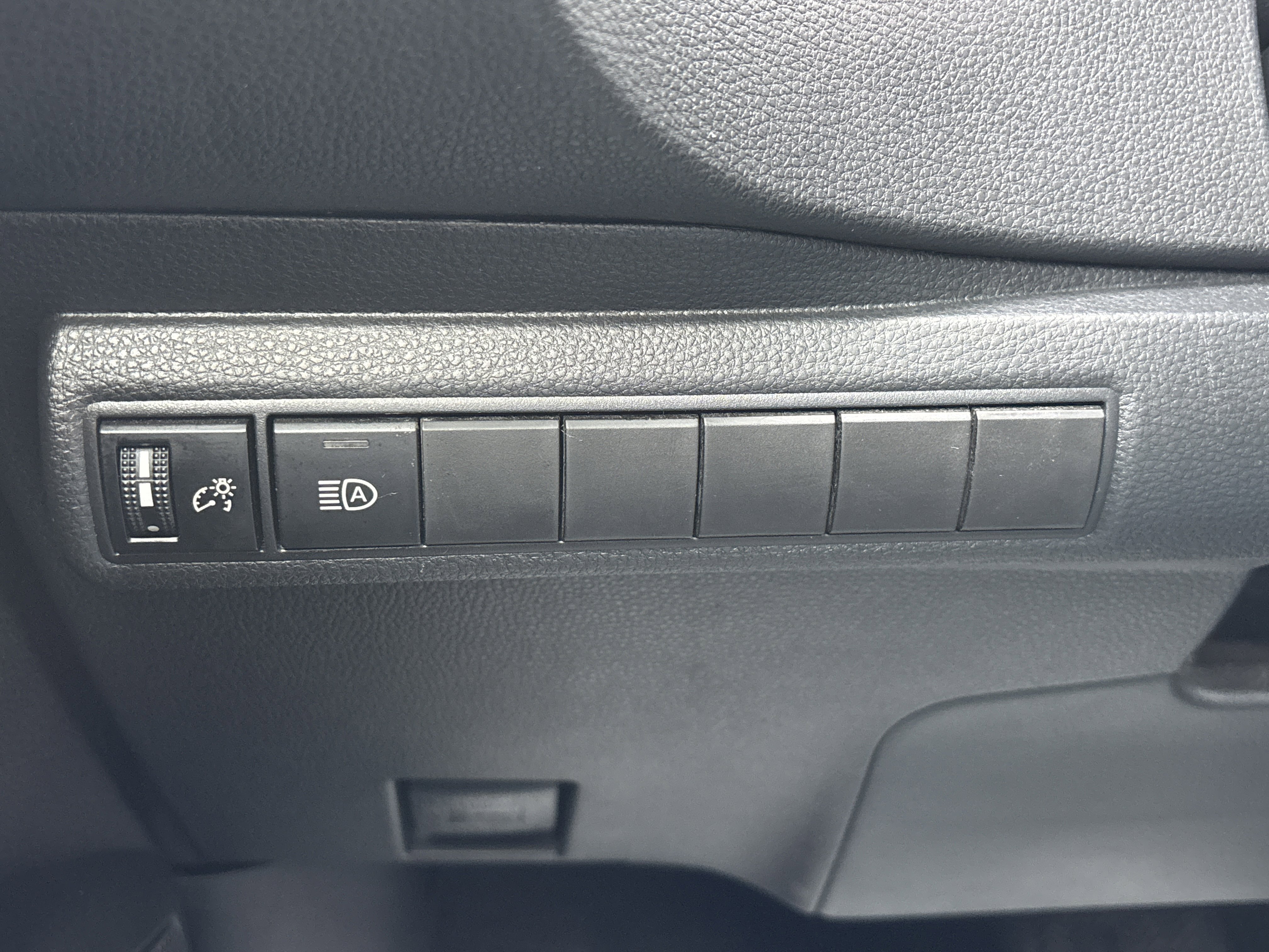 Used 2022 Toyota Corolla LE FWD image 26