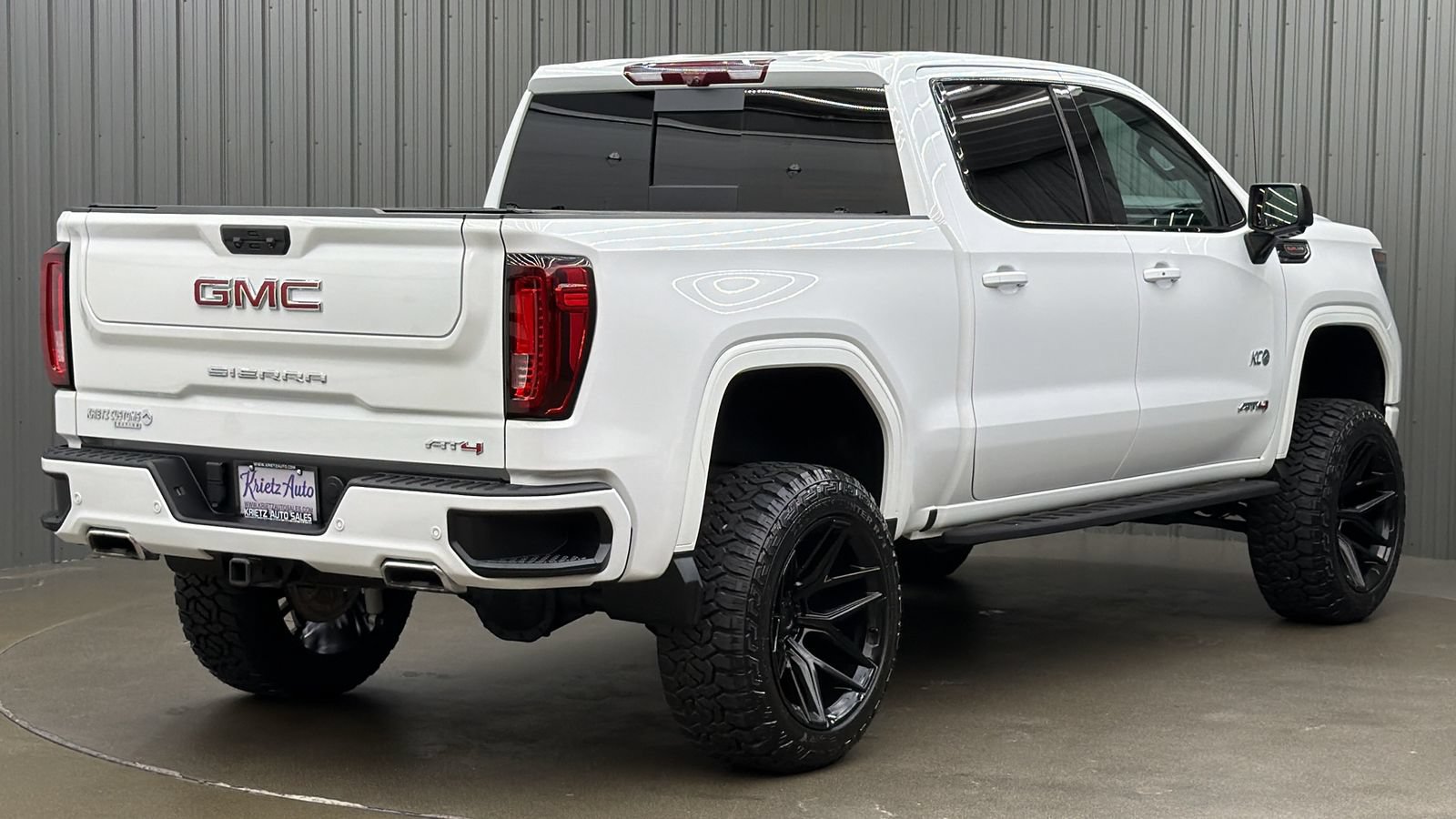 Used 2024 GMC Sierra 1500 AT4 w/ Technology Package AWD/4WD image 5