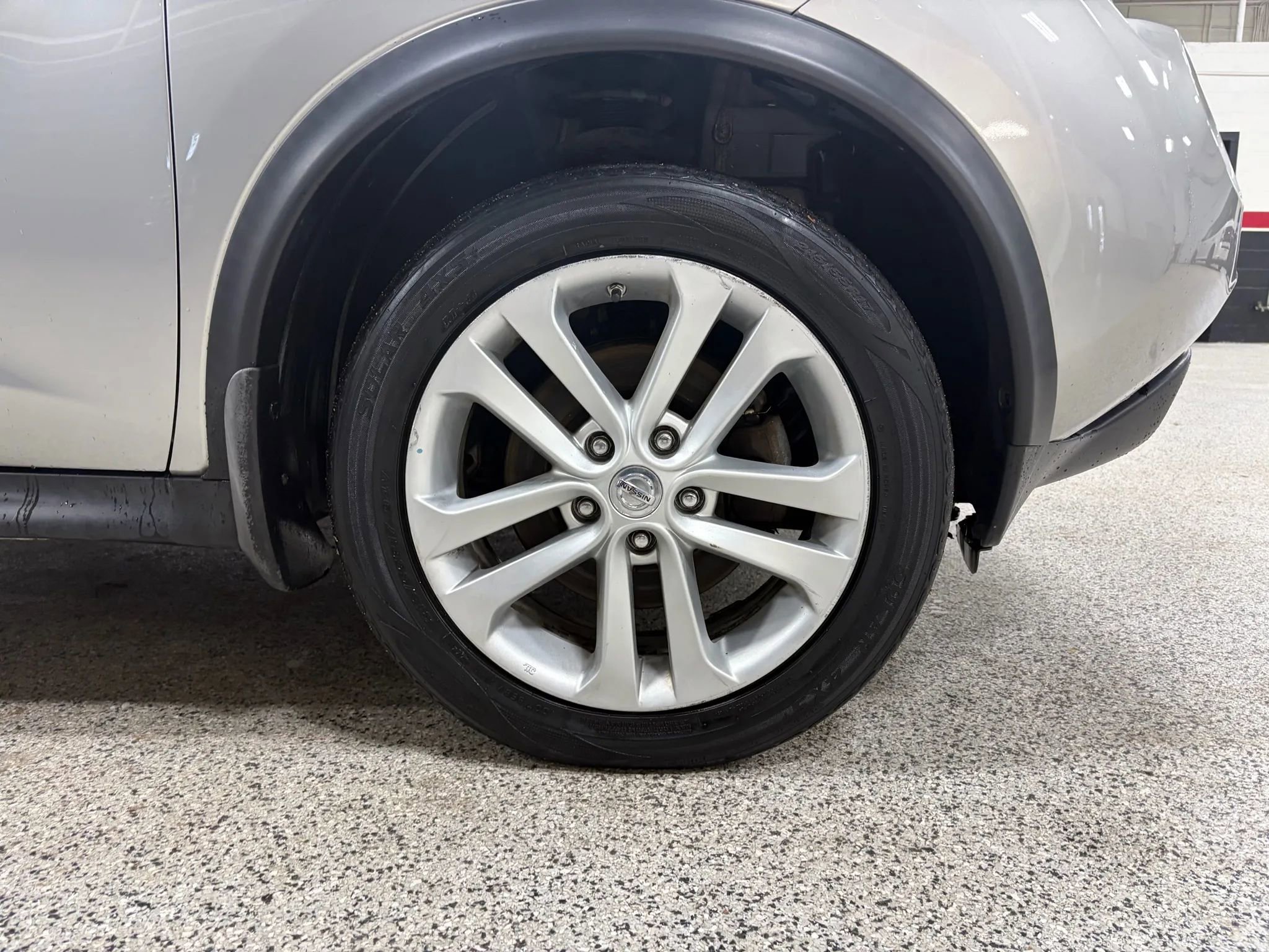 Used 2011 Nissan Juke SL image 15