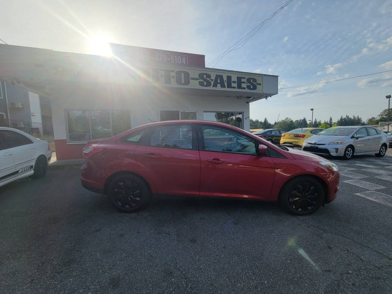 Used 2012 Ford Focus SE FWD image 2