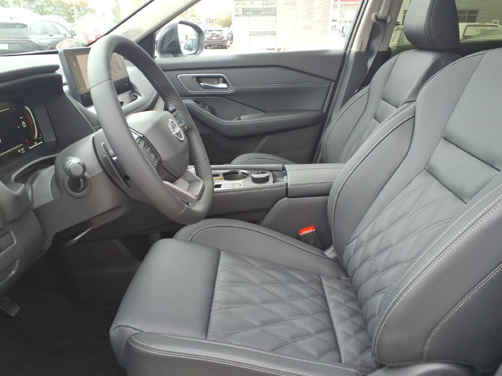 New 2026 Nissan Rogue Platinum AWD/4WD image 17
