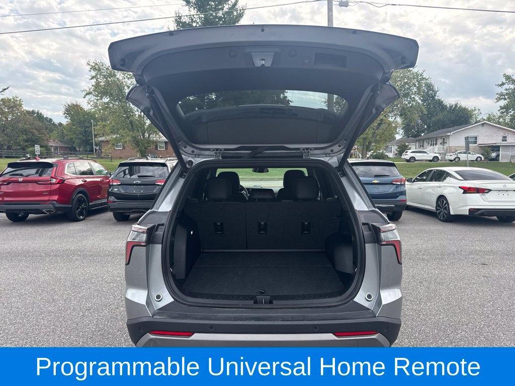 Used 2026 Chevrolet Equinox LT w/ Convenience Package II FWD image 9