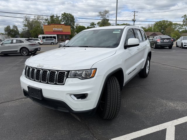 Used 2018 Jeep Grand Cherokee Laredo AWD/4WD image 2
