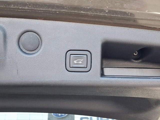 Used 2023 Chevrolet Equinox Premier image 42