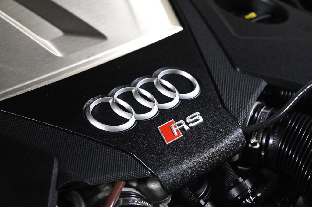 Used 2024 Audi RS 6 performance w/ Matte Carbon Package image 20