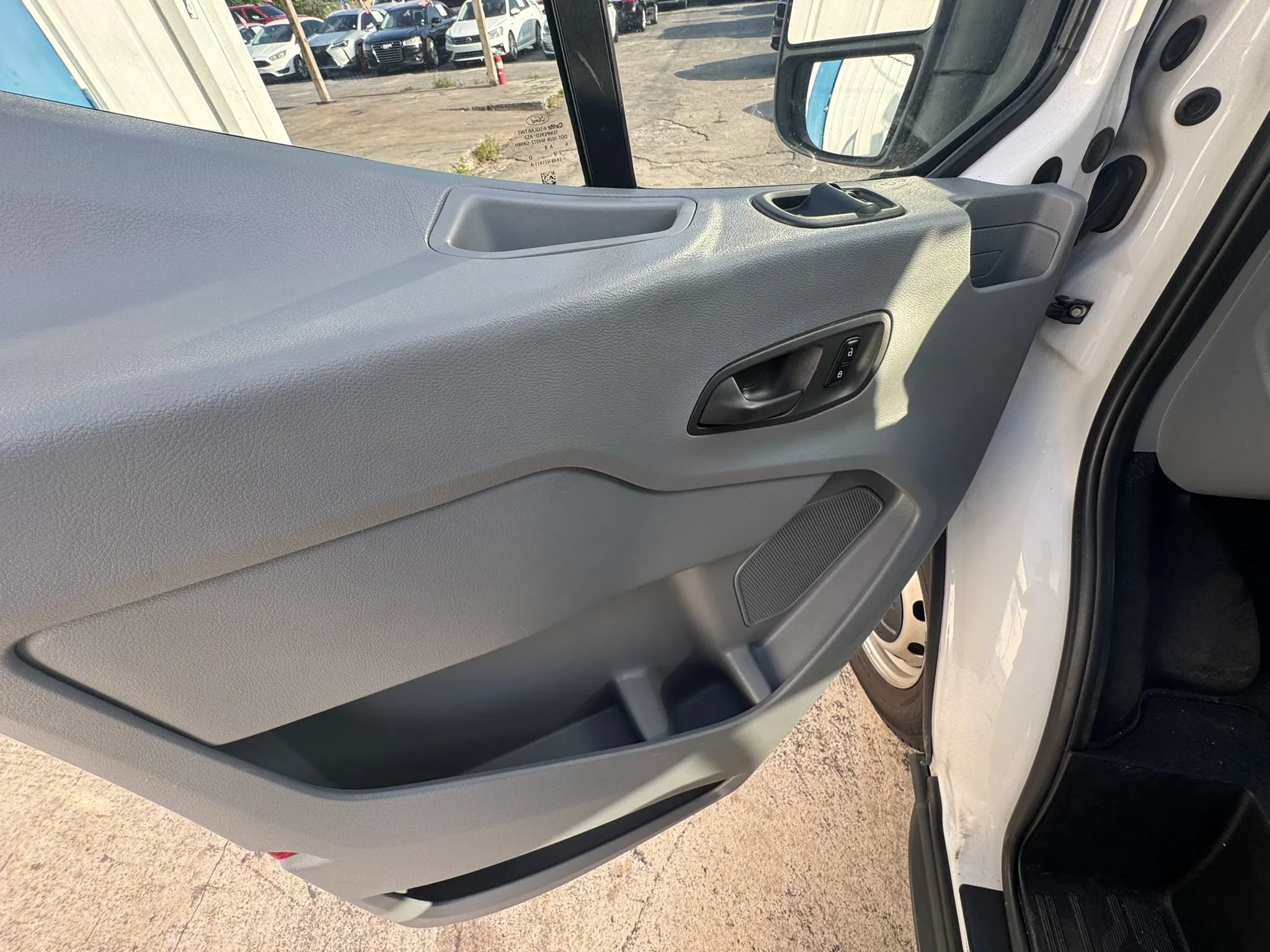 Used 2017 Ford Transit 250 130 Low Roof RWD image 9