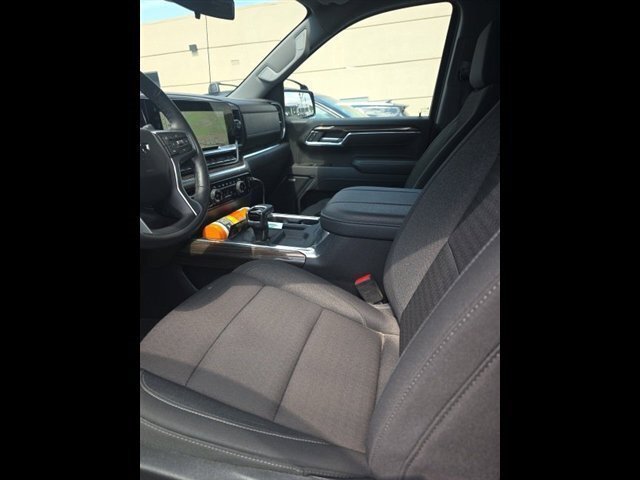 Used 2025 Chevrolet Silverado 1500 LT Trail Boss w/ Convenience Package II AWD/4WD image 8
