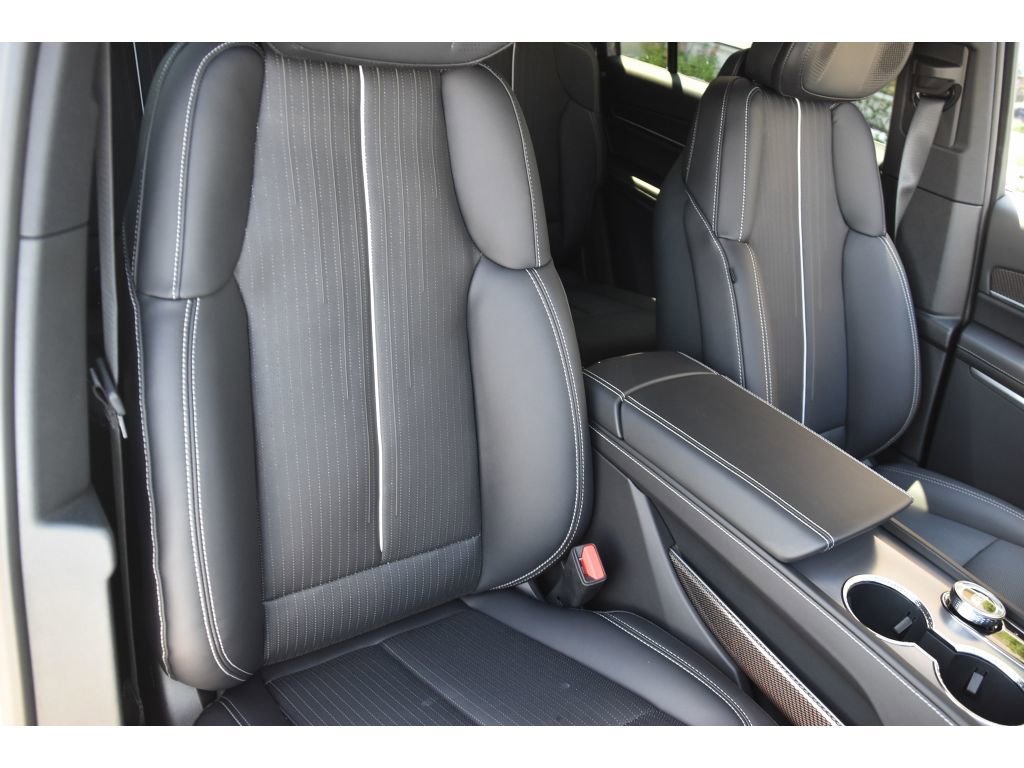 New 2026 Cadillac Vistiq Sport w/ LPO, Floor Liner Package image 32