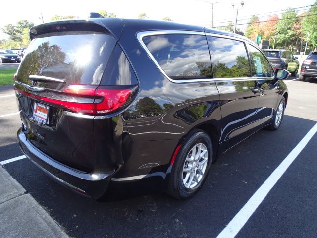 Certified 2026 Chrysler Pacifica Select FWD image 22