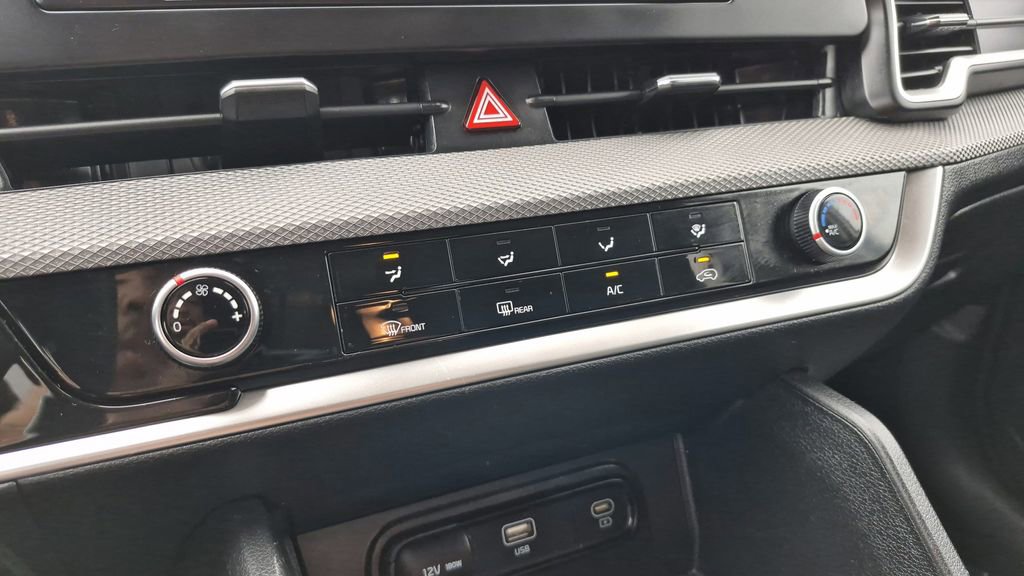 Used 2023 Kia Sportage LX image 23