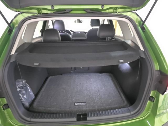 Used 2025 Volkswagen Taos SE image 37