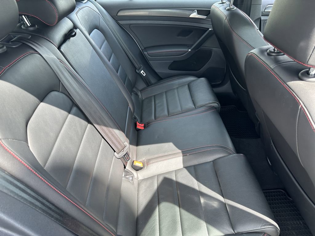 Used 2018 Volkswagen GTI SE FWD image 31