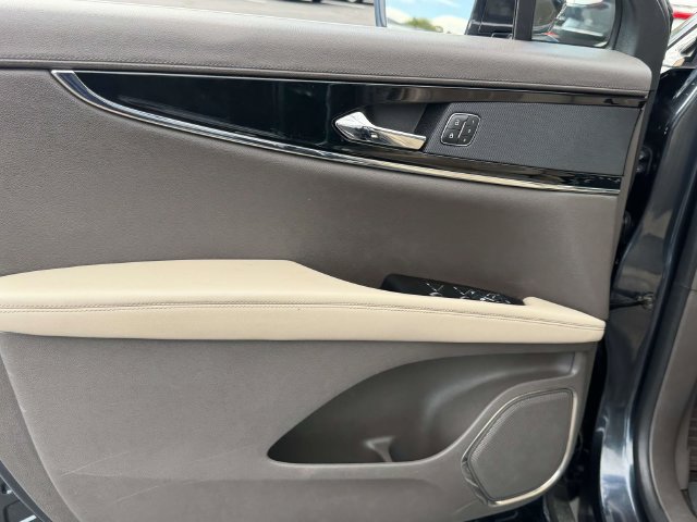 Used 2023 Lincoln Nautilus Reserve AWD/4WD image 17