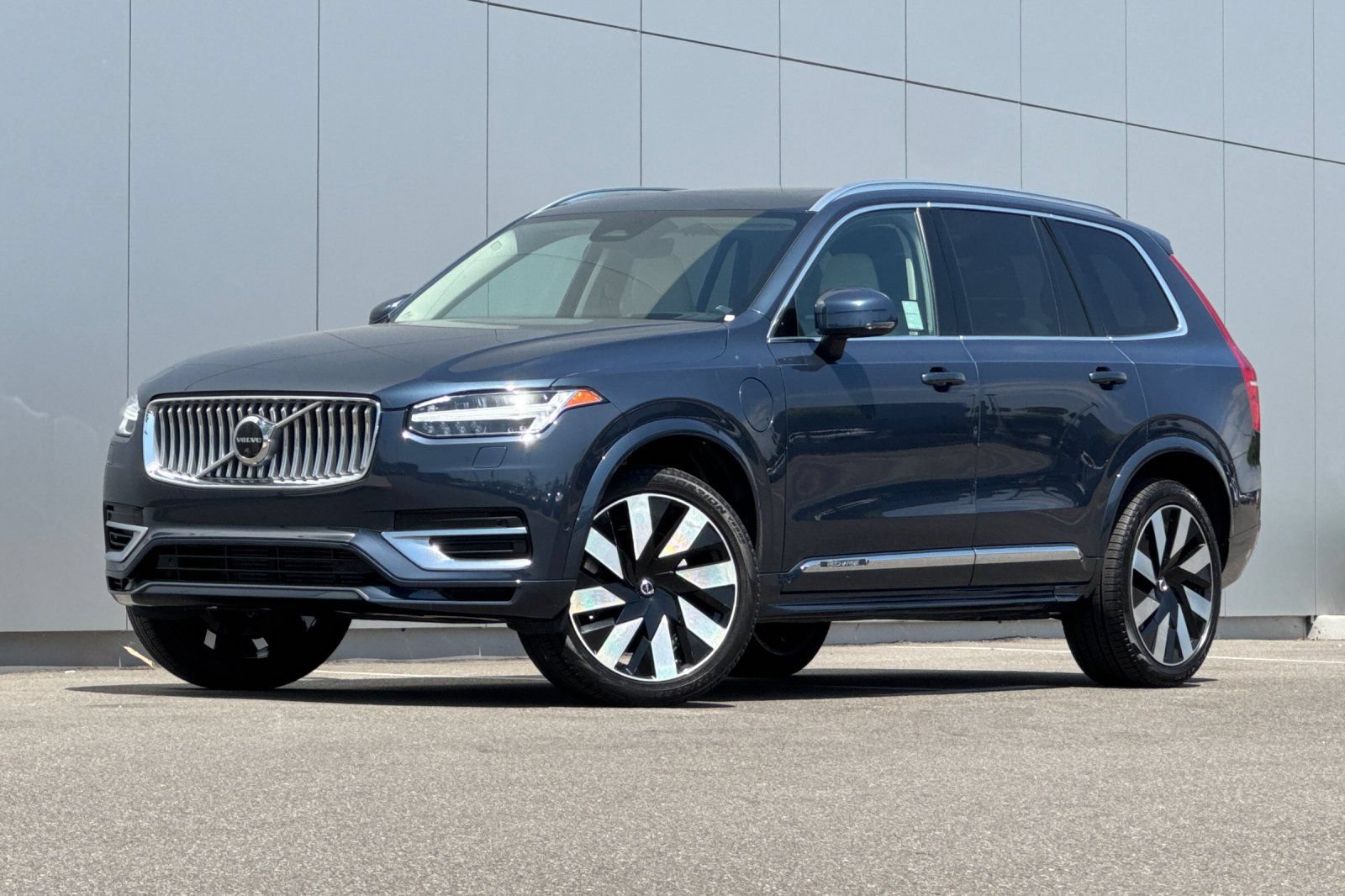 Used 2023 Volvo XC90 T8 Ultimate w/ Protection Package Premier