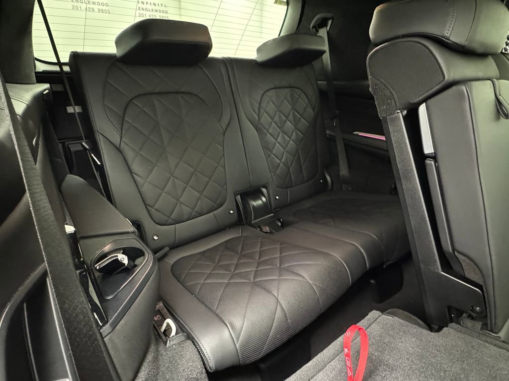 Used 2023 BMW X7 xDrive40i w/ M Sport Package image 34