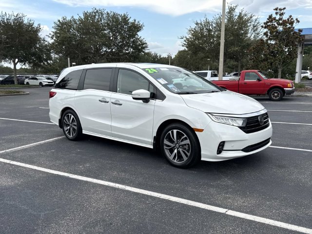 Certified 2024 Honda Odyssey Touring image 2