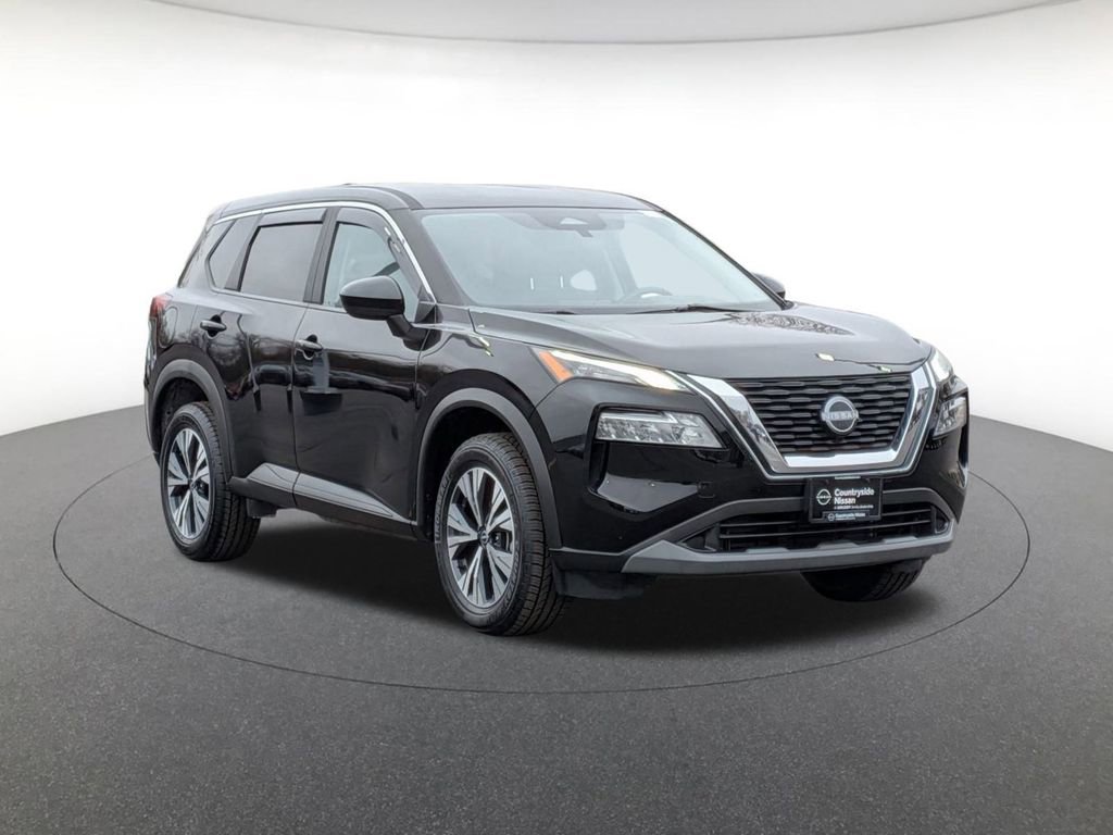 Used 2023 Nissan Rogue SV image 3