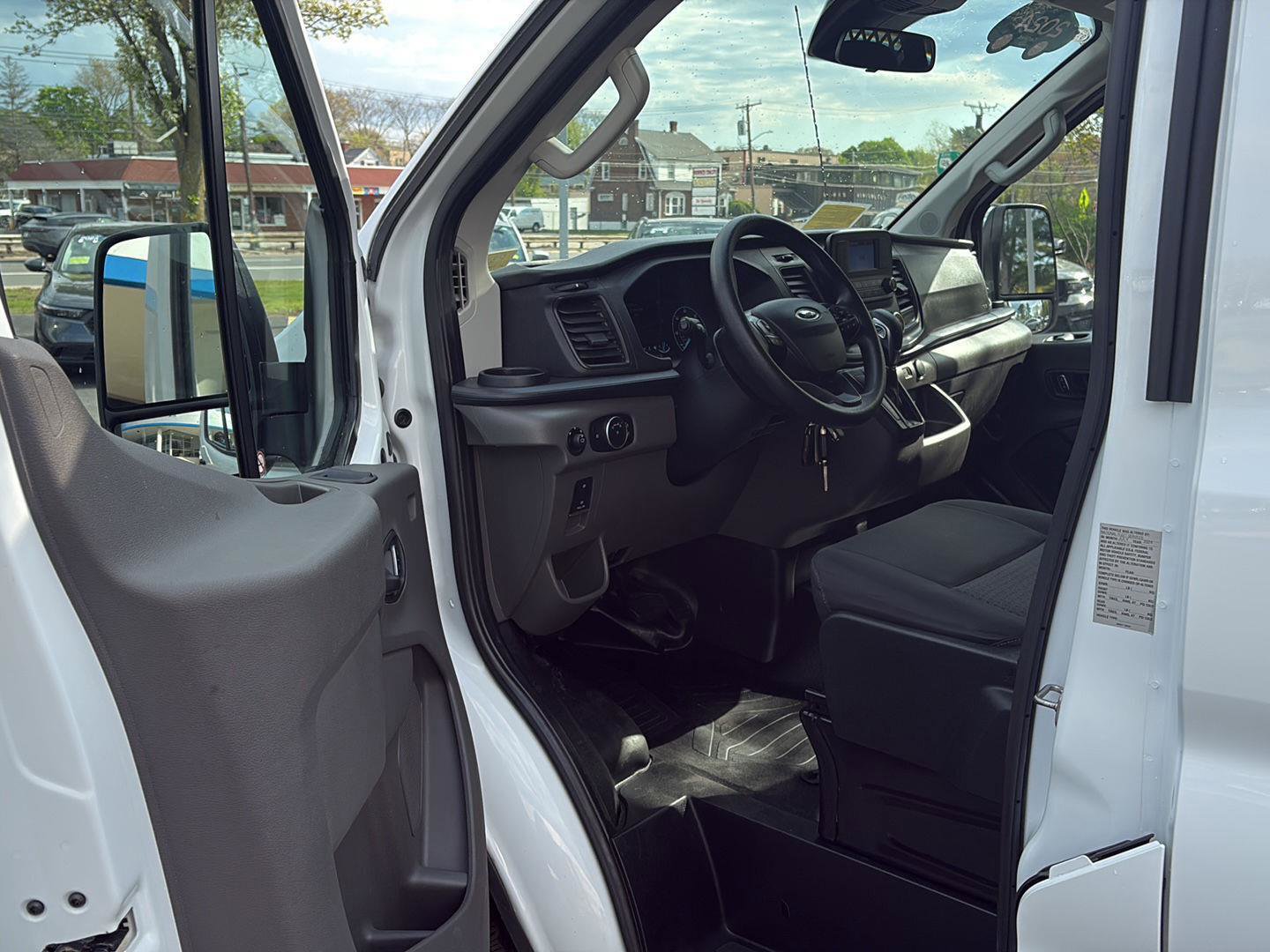 Used 2024 Ford Transit 250 Low Roof w/ Exterior Upgrade Package RWD image 9