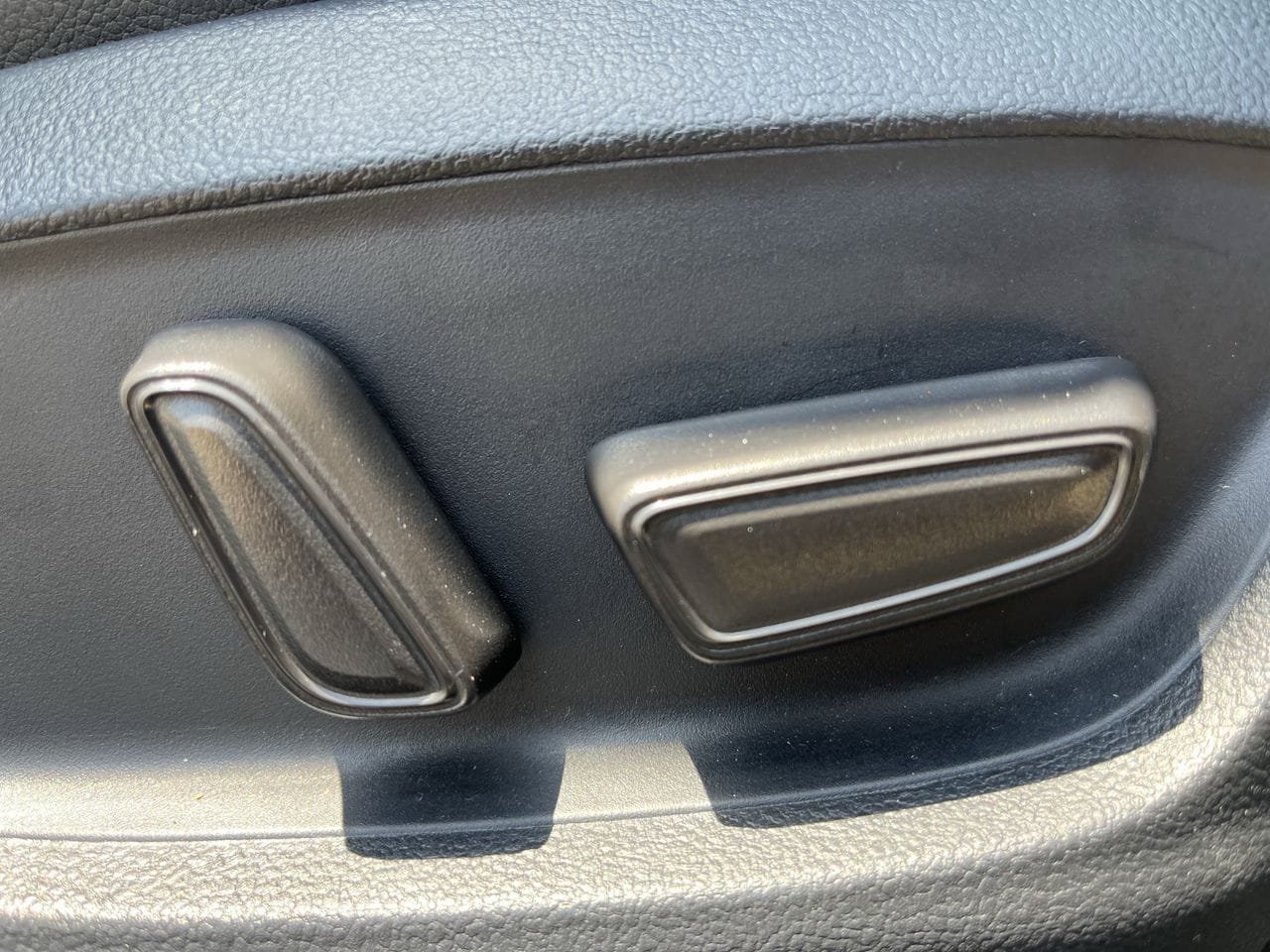 Used 2023 Toyota Camry XSE FWD image 25