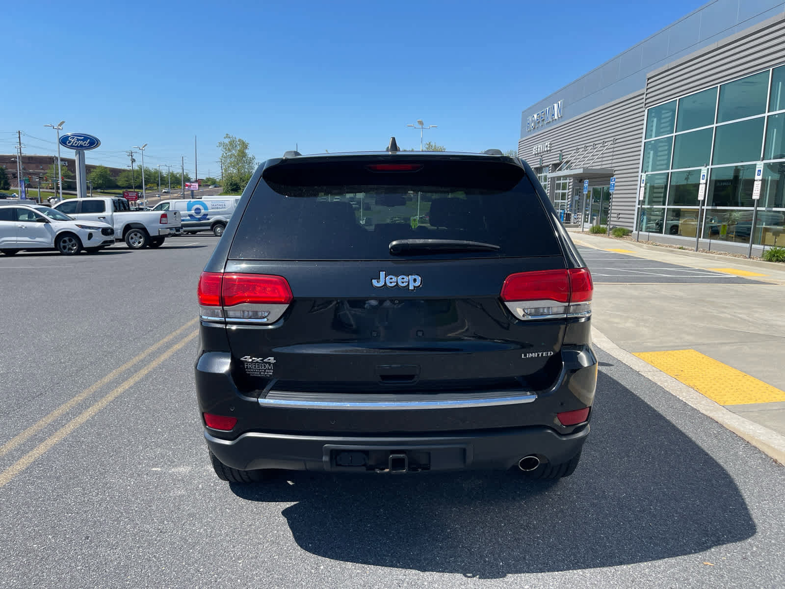 Used 2015 Jeep Grand Cherokee Limited w/ Trailer Tow Group IV AWD/4WD image 4