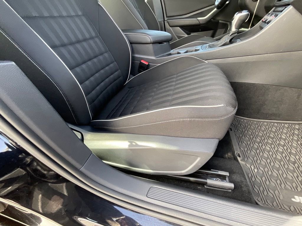 Used 2022 Volkswagen Jetta Sport image 12