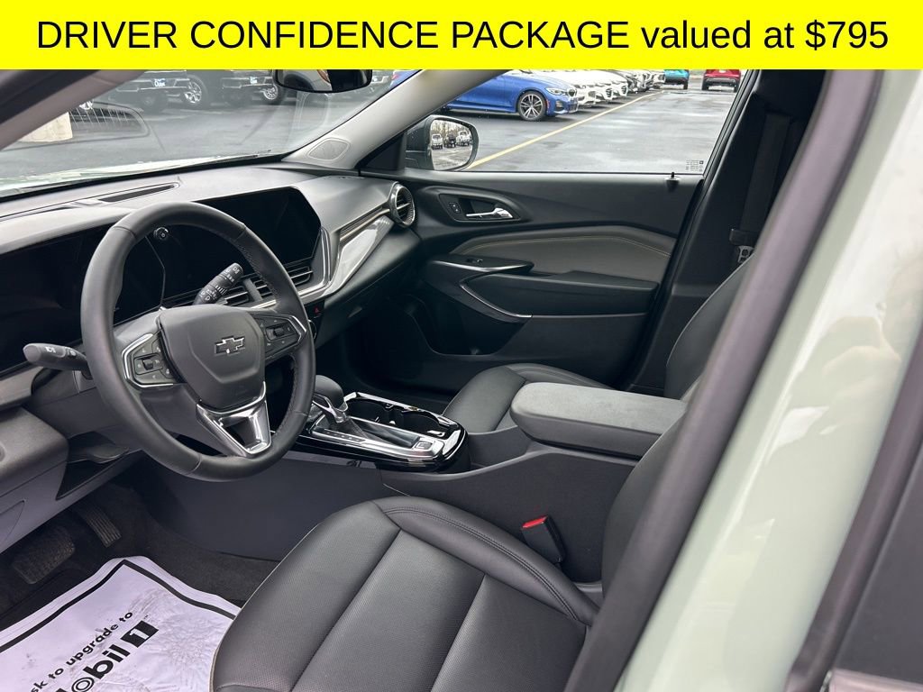 Used 2025 Chevrolet Trax ACTIV w/ Driver Confidence Package image 3