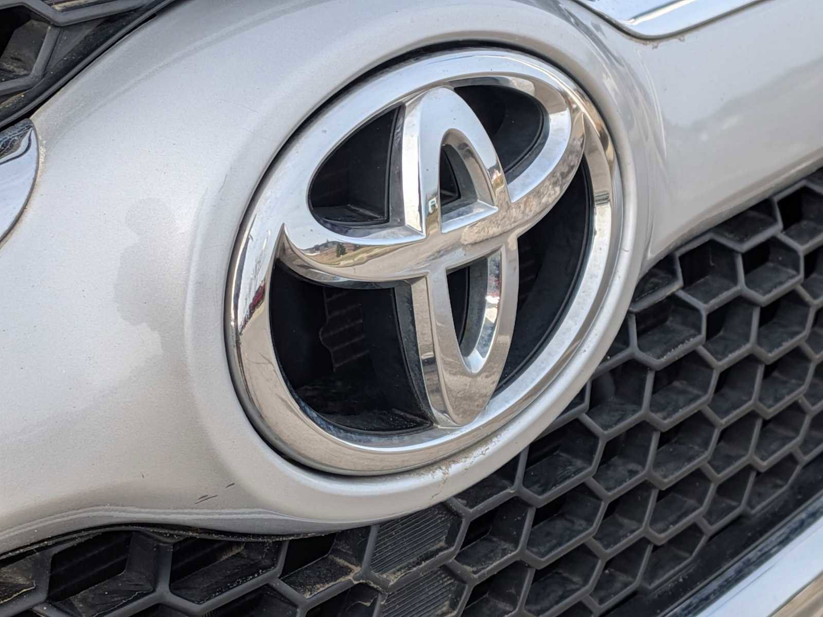 Used 2011 Toyota RAV4 Limited w/ Limited Extra Value Pkg image 9