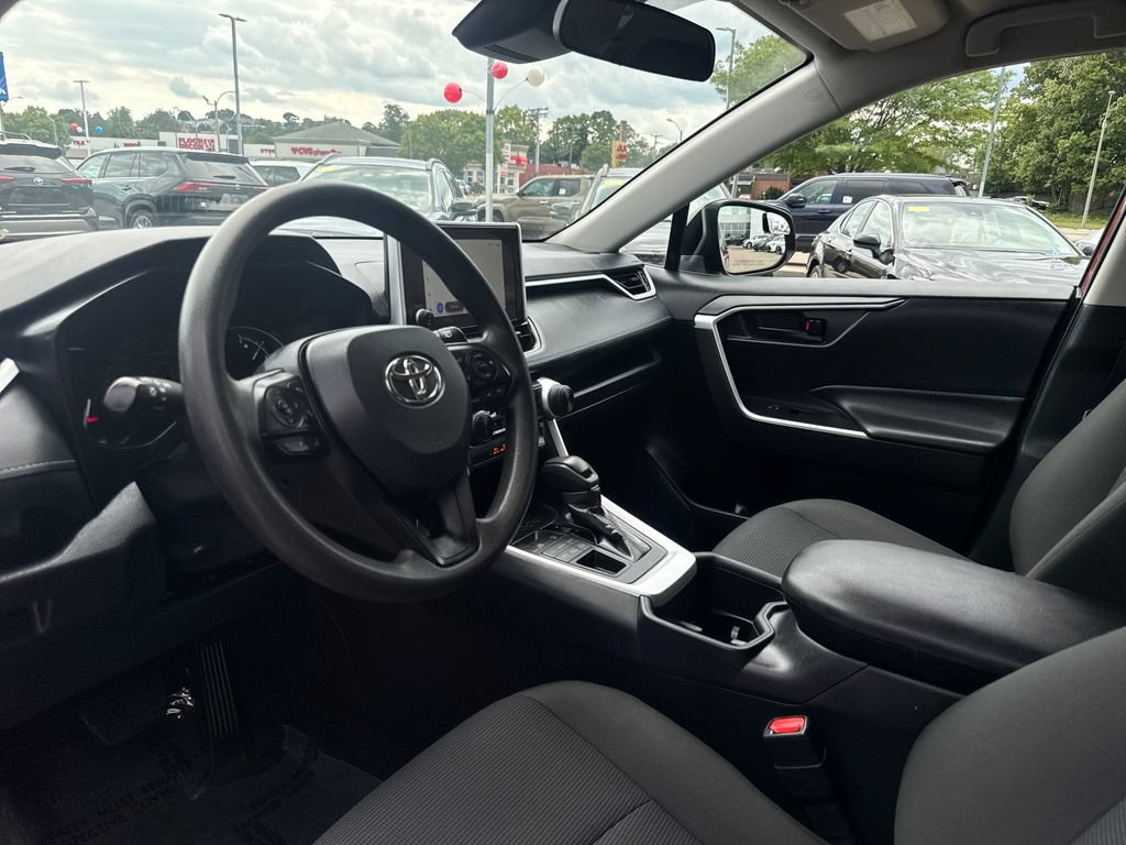 Used 2024 Toyota RAV4 LE AWD/4WD image 14
