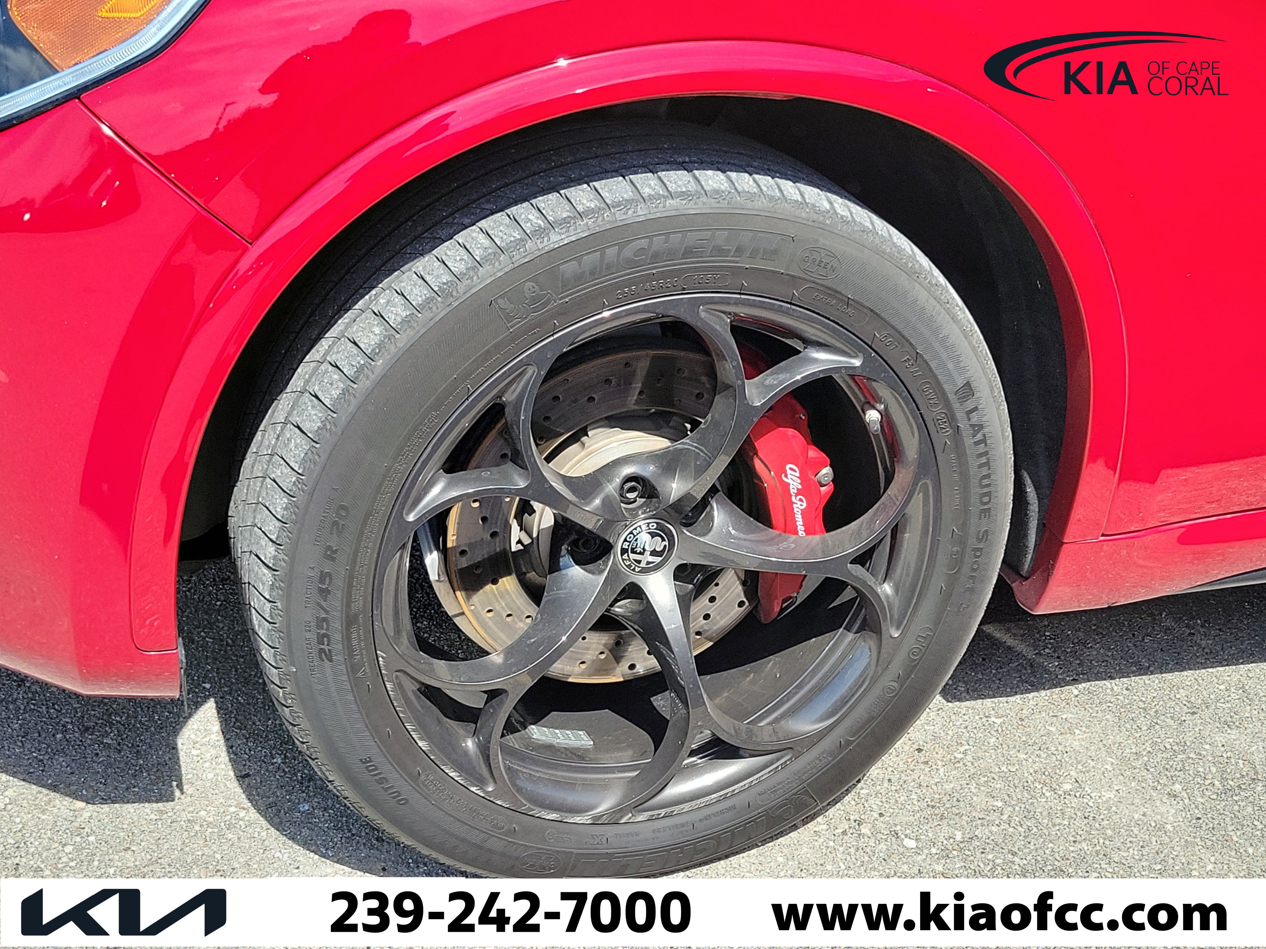 Used 2018 Alfa Romeo Stelvio Quadrifoglio w/ Driver Assist Dynamic Package image 4