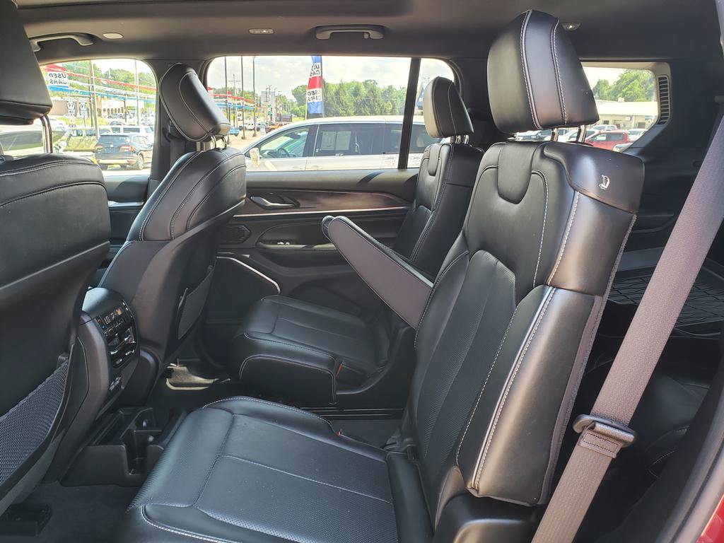Used 2023 Jeep Grand Cherokee L Overland AWD/4WD image 14