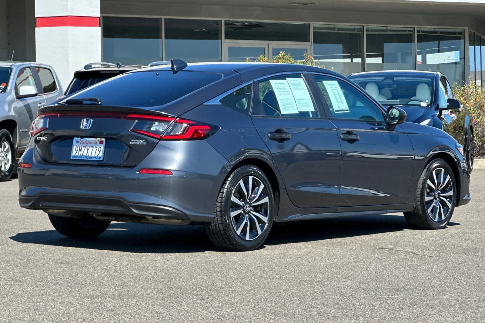 Used 2023 Honda Civic EX-L image 2